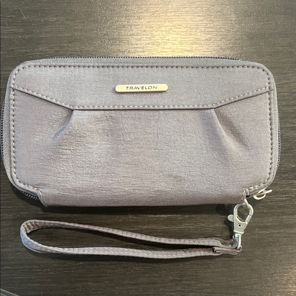 Travelon Silver Gray Wristlet Wallet with Detachable wrist Strap